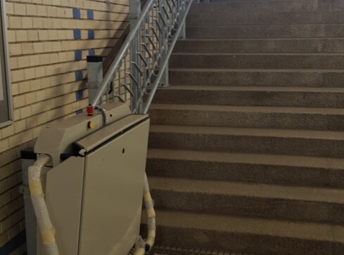 Windy na pilskim dworcu. Nie wszystko jest tak, jak powinno być - grafika