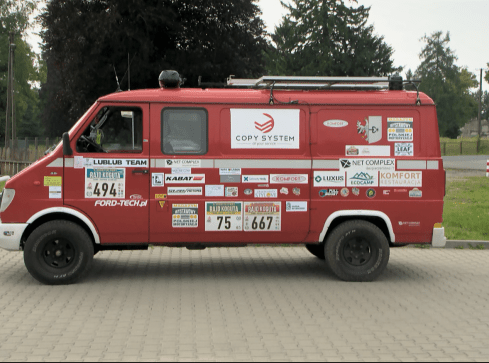 Złombol: starym wozem strażackim do Portugalii  - grafika