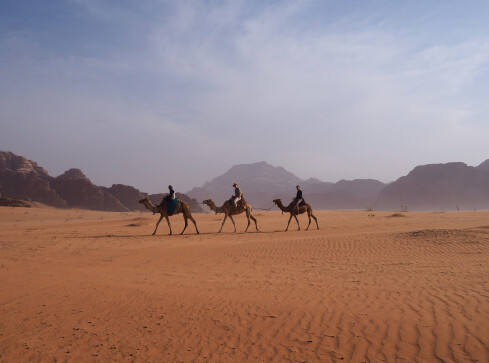 Zakwaterowanie w innym hotelu, brud, brak klimatyzacji, zmiana godziny - grafika