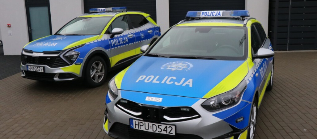 Nowe radiowozy poświęcone i gotowe do służby