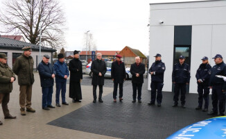 Nowe radiowozy poświęcone i gotowe do służby