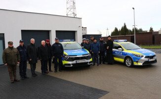Nowe radiowozy poświęcone i gotowe do służby