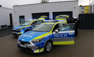 Nowe radiowozy poświęcone i gotowe do służby