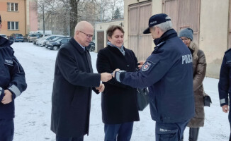 Sierżant Pyrek i radiowóz, czyli nowi na pokładzie chodzieskiej policji