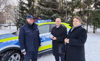 Sierżant Pyrek i radiowóz, czyli nowi na pokładzie chodzieskiej policji