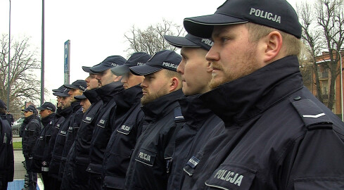 Policja kusi wysokimi zarobkami, a chętnych brak - grafika