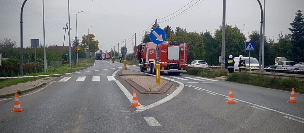 Wyciek gazu. Koparka uszkodziła gazociąg. Blokada DK 10