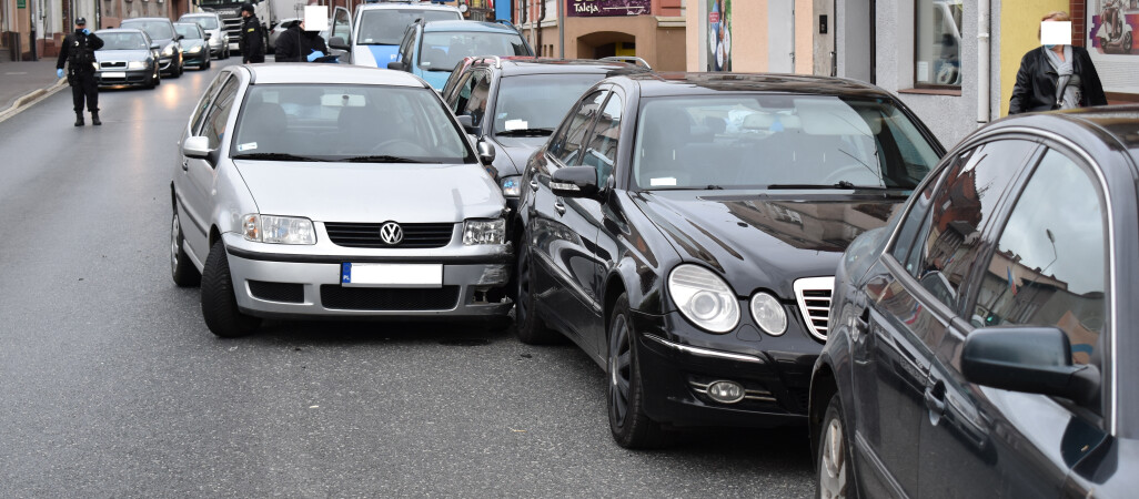 Po pijanemu uszkodził trzy auta i uciekł