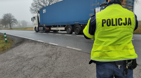 Przekroczył prędkość i złamał sądowy zakaz prowadzenia auta  - grafika
