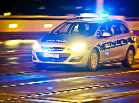 Policjanci pomogli rodzącej - grafika