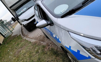 Kierowca z atakiem cukrzycowym. Pomogli policjanci