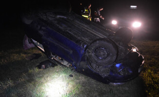 Pijany kierowca spowodował wypadek. Ranny nastoletni pasażer trafił do szpitala