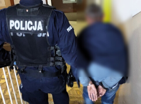 Mimo zakazu, wrócił. Teraz za znęcanie się grozi mu 5 lat więzien - grafika