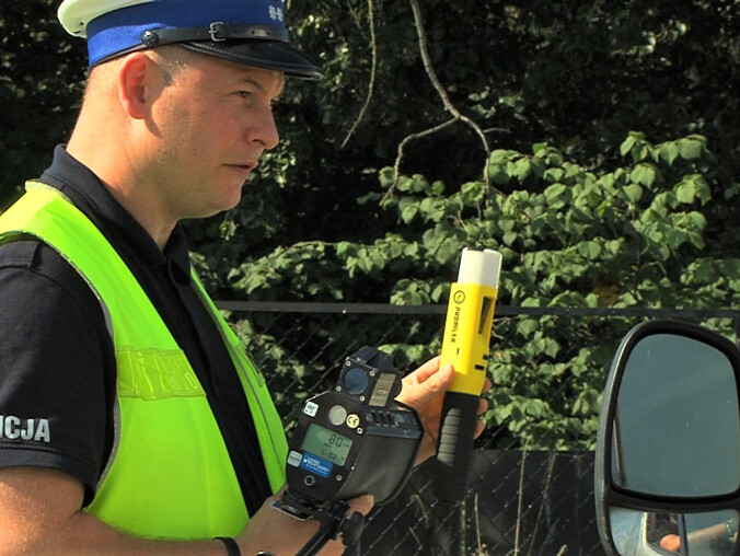 Pijany kierowca autobusu wiózł dzieci do szkoły  - grafika