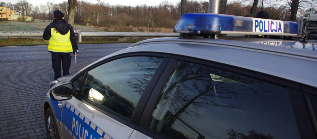 18-latek potrącił kobietę na przejściu. Nie widział jej, bo nie miał... okularów 