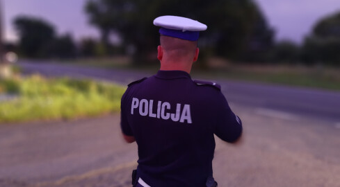 Za dużo pasażerów w traktorze. Kierowca stracił prawo jazdy  - grafika