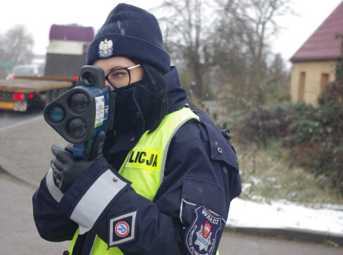 Nowe, surowsze mandaty dla kierowców. Co o tym sądzą Polacy? - grafika