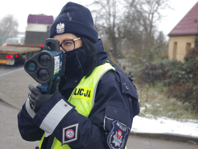 Nowe, surowsze mandaty dla kierowców. Co o tym sądzą Polacy? - grafika