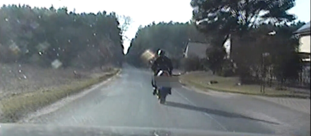 Motocyklista bez uprawnień uciekał przed policją 180 km/h [WIDEO]