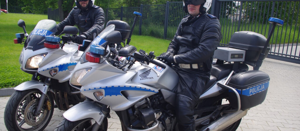 Policjanci na motocyklach zatrzymali pirata drogowego