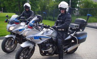 Policjanci na motocyklach zatrzymali pirata drogowego