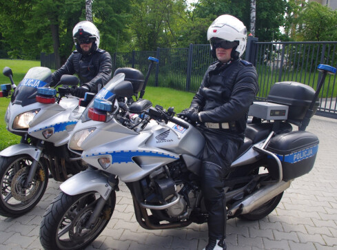Policjanci na motocyklach zatrzymali pirata drogowego  - grafika