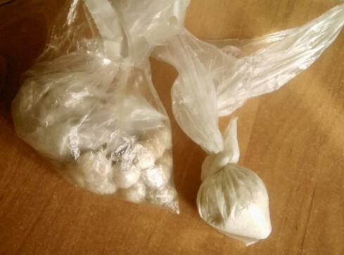Mefedron i marihuana w szafie - grafika