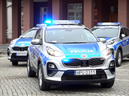 Trzy nowe terenowe radiowozy dla policjtanów z terenu - grafika
