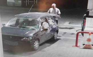 Rozpoznajesz tych mężczyzn? Zadzwoń na policję! 