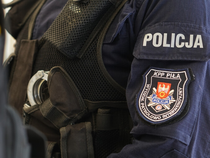 16-latkowie płacili w internecie kartą kolegi  - grafika