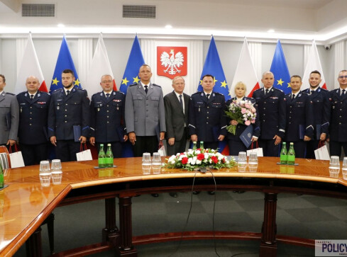 Policjanci z Wyrzyska i Tuczna nagrodzeni w ogólnopolskim konkursie  - grafika