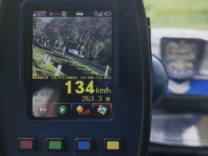 Dwóch piratów drogowych zatrzymała pilska policja  - grafika