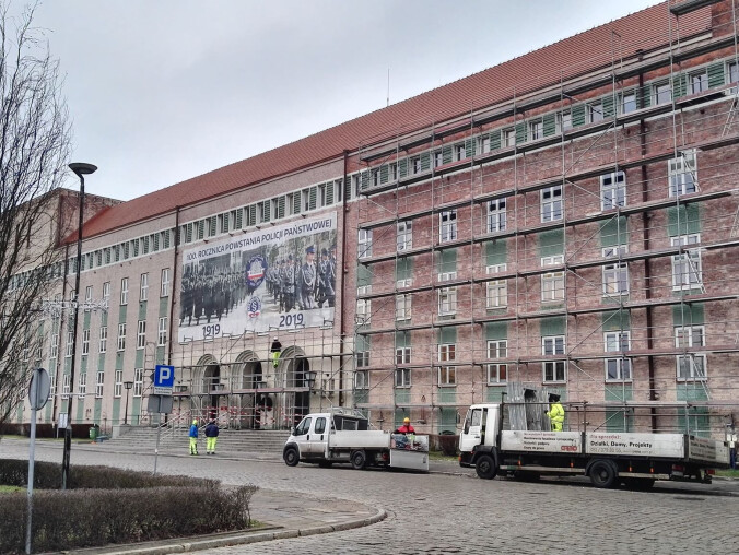 Szkoła Policji w Pile przechodzi lifting - ZDJĘCIA - grafika
