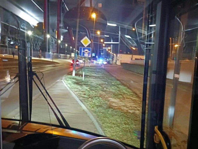 Kierowca skutera trafił do szpitala - grafika