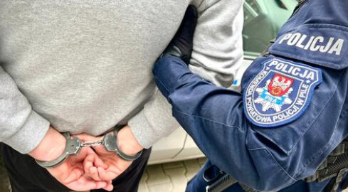 Pomieszkiwał w piwnicy kolegi. Policja i tak go znalazła - grafika