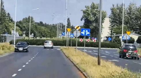 74-latka jechała pod prąd na al. Powstańców Wielkopolskich w Pile  - grafika