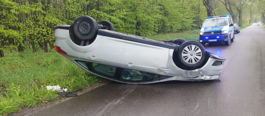 Nietrzeźwy 48-latek dachował Fordem