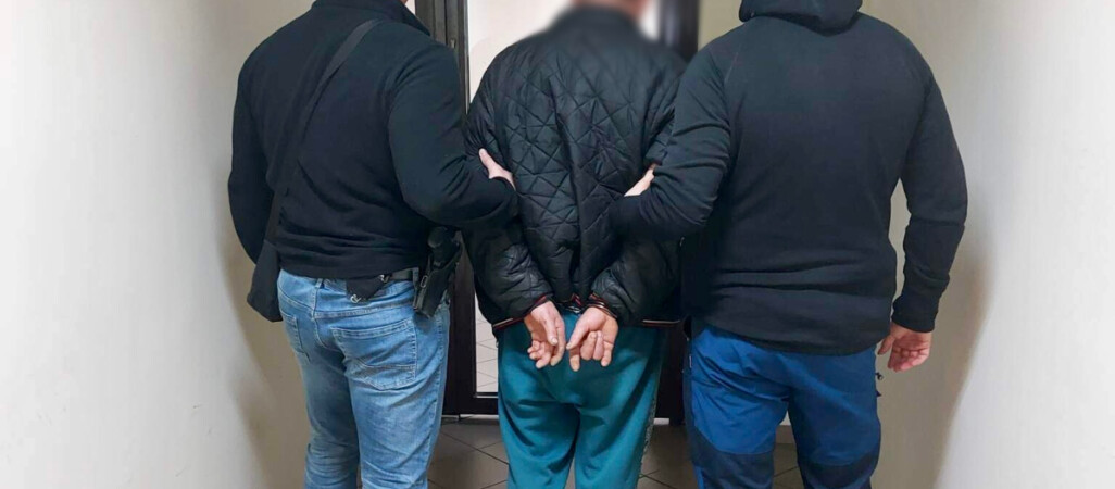 Chciał młotkiem zabić ojca i sąsiadów