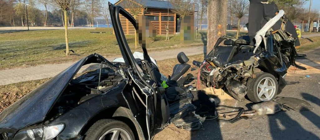 Tragedia pod Trzcianką. Nie żyją trzy osoby 