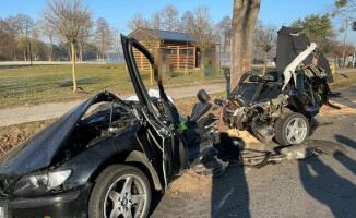 Tragedia pod Trzcianką. Nie żyją trzy osoby 