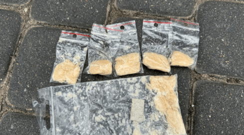 Zatrzymali go do kontroli, przy sobie miał amfetaminę  - grafika