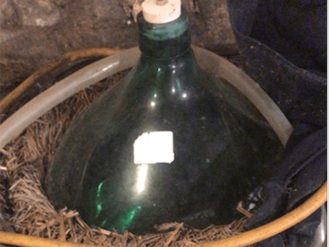 2600 litrów nielegalnego alkoholu przerobiono na odkażacz   - grafika