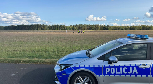 Na lotnisku spadł spadochroniarz. Zginął na miejscu - grafika