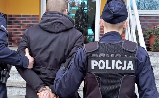 19 i 25-latek pobili dwóch mężczyzn