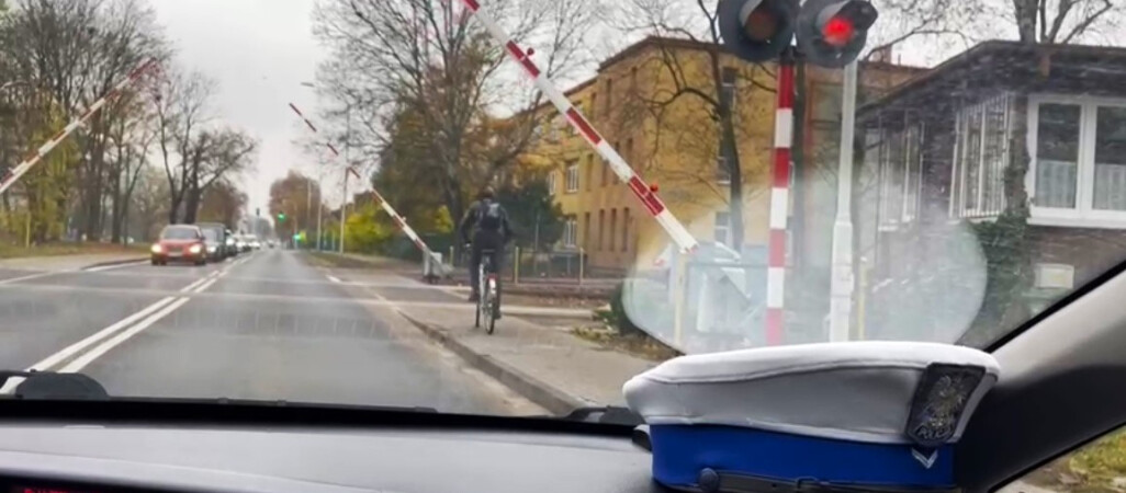 2 tysiące mandatu za przejazd na czerwonym 