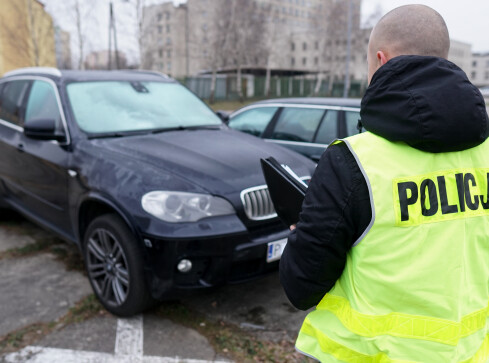5 osób zatrzymanych za pranie brudnych pieniędzy  - grafika