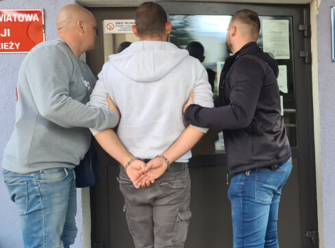 Policja rozbiła dwie grupy przestępcze - grafika