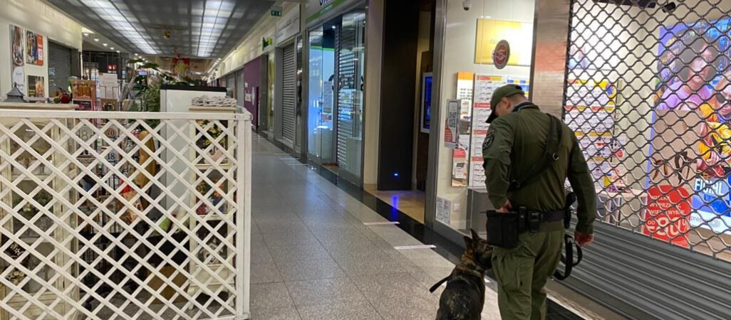 Policja wciąż szuka sprawcy napadu na kantor w Pile 