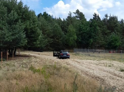 Pijany pilanin spowodował kolizję i uciekał przed policją  - grafika