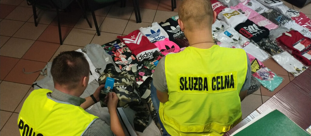 25-letnia pilanka sprzedawała podrabianą odzież